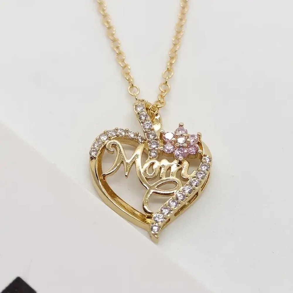 Mom Heart Necklace - Picture 1 of 4